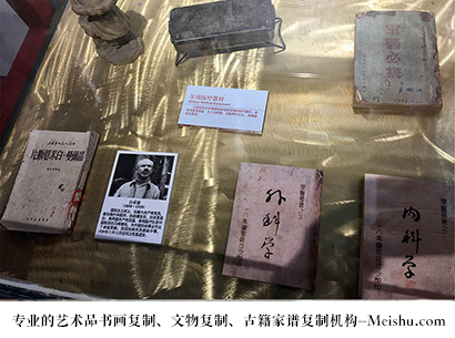 梁子湖-被遗忘的自由画家,是怎样被互联网拯救的?